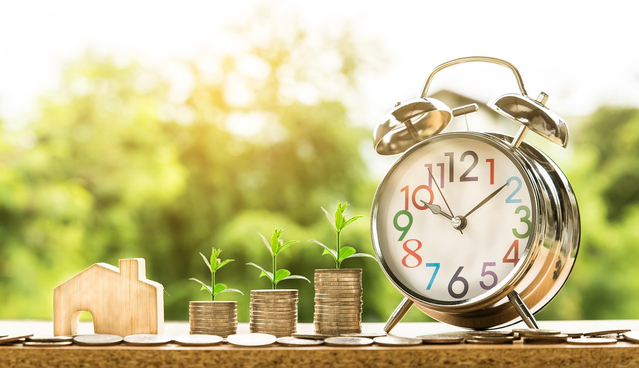Money, finance, mortgage — Gain Insightful Reports for Properties with Real Estate Accounting Software